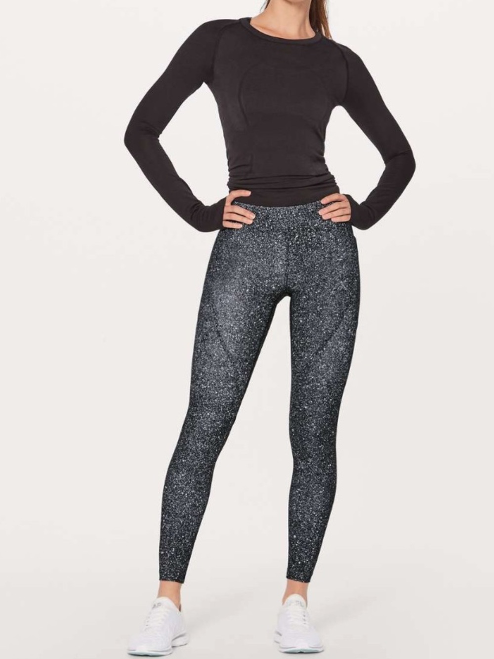 Lululemon Lead The Pack Tight 28"
Luminesce Splatter White Black size 10